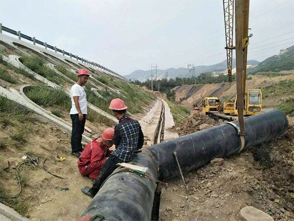 河南某建设集团有限公司与我公司签署保温钢管供应合同.jpg
